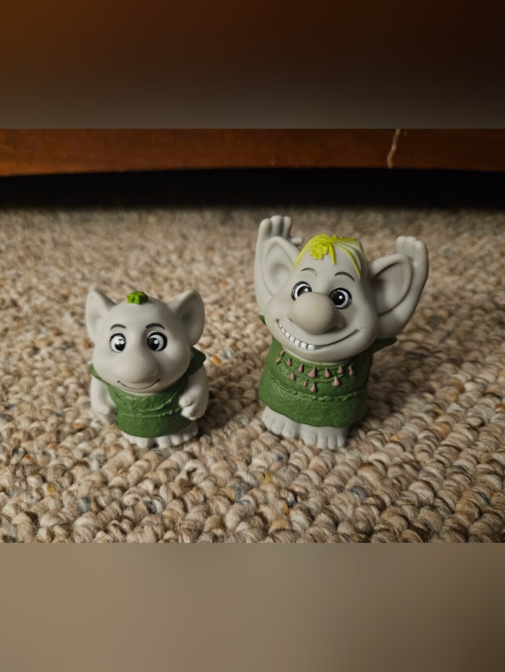 Disney Frozen Petite Surprise Rock Troll Figures